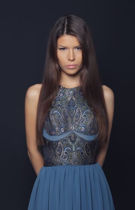 Fashion portrait of elegant woman. Brunette girl. Perfect make-up